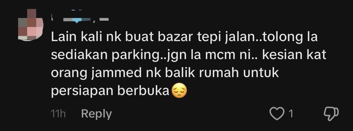 'Third World Mentality' — M'sians Slam Bazaar Goers For Blocking Traffic By Parking At Bus Stop comment 2