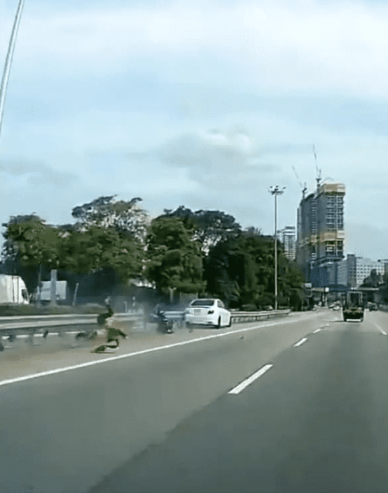 Motorcyclists fall off from bike at Sungai Besi Expressway