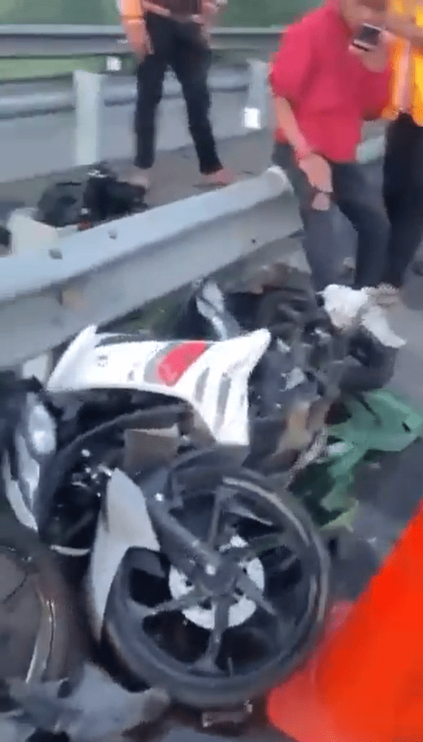 Motorycle damaged in 14 vehicle pile-up in Penang