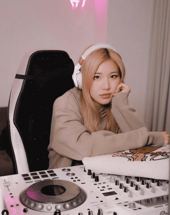 Ms Pui Yi DJ