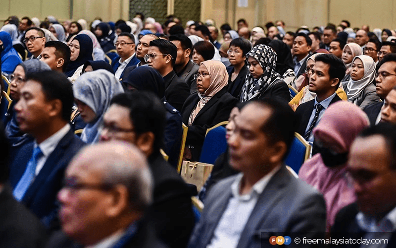 M'sian civil servants