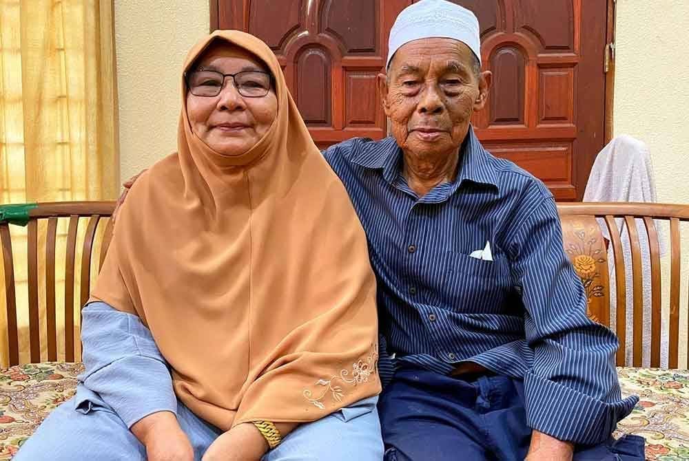 msian elderly couple