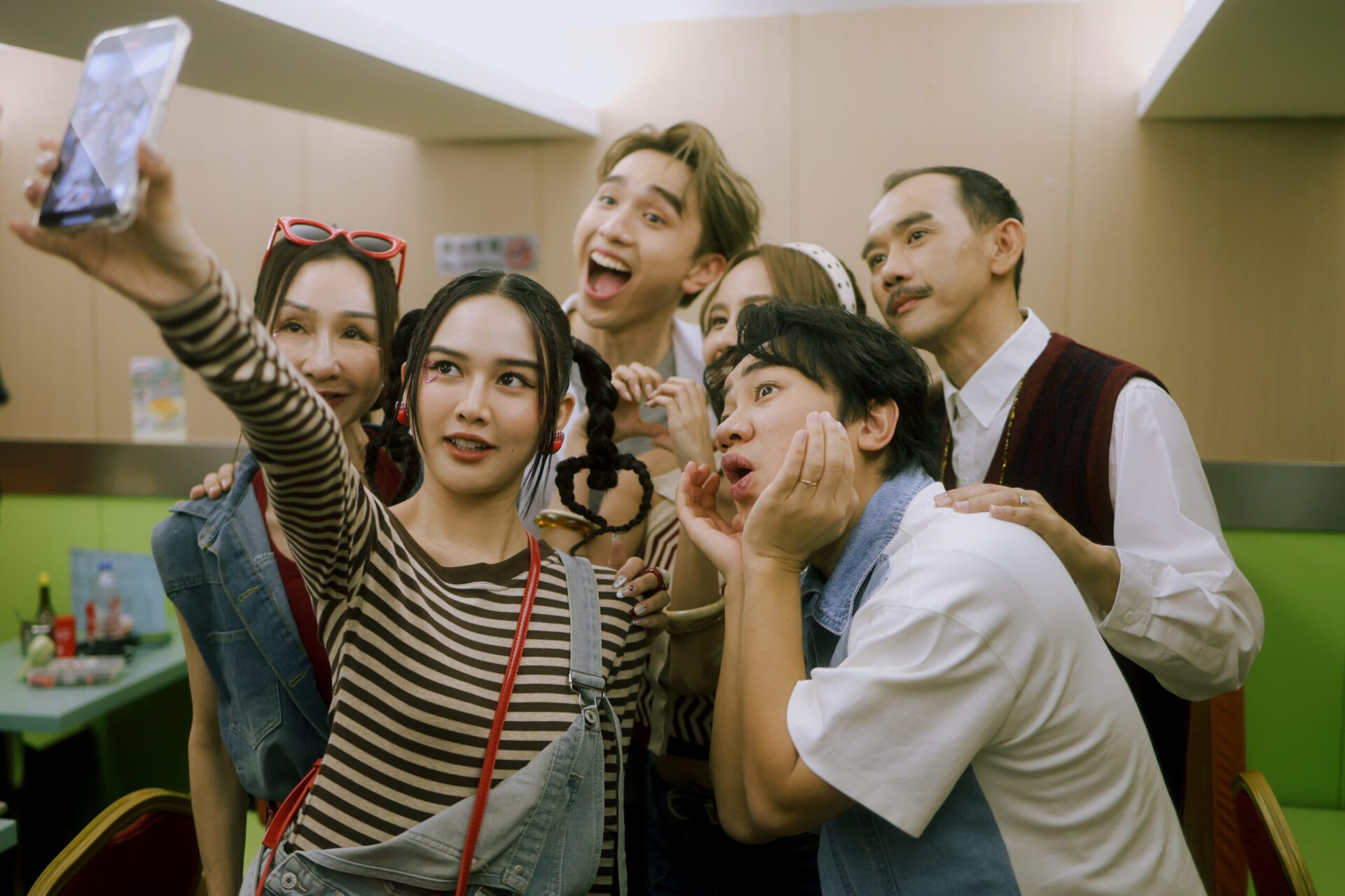 M'sian Internet Sensation ‘The Kuan Family’ Shoot 1st CNY MV In Hong Kong Featuring Wong Cho Lam