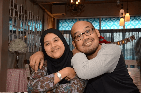 M'sian journo and his wife