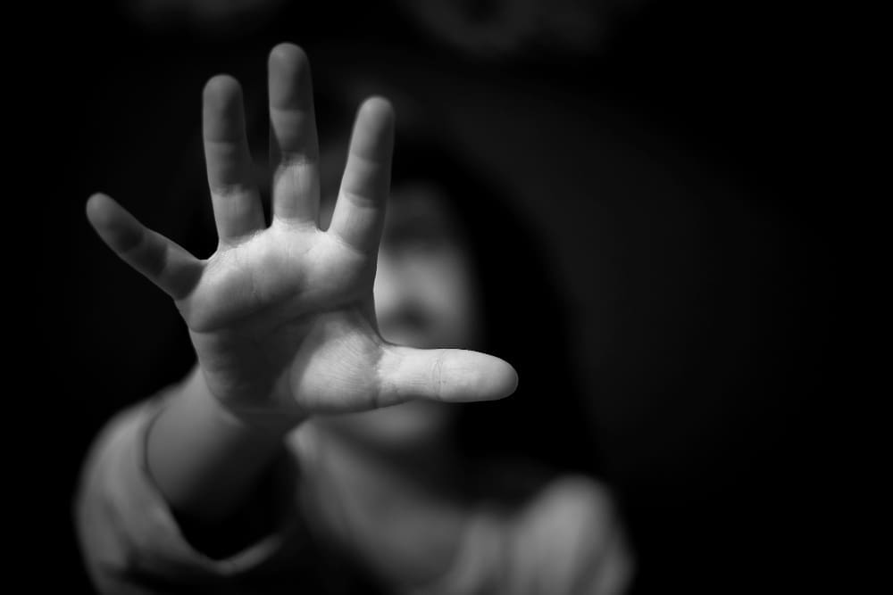 M'sian Politician Allegedly Abuses Indonesian Maid By Pouring Hot Water & Throwing Flower Pot At Her 2