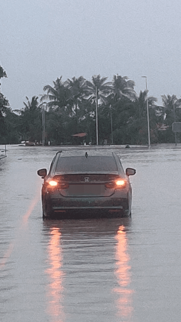 M'sian reporter's stalled car in Perlis