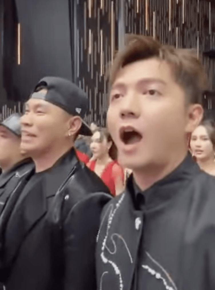 M’sian Singer Faces Backlash For Filming Friends While Singing National Anthem, Apologises Publicly