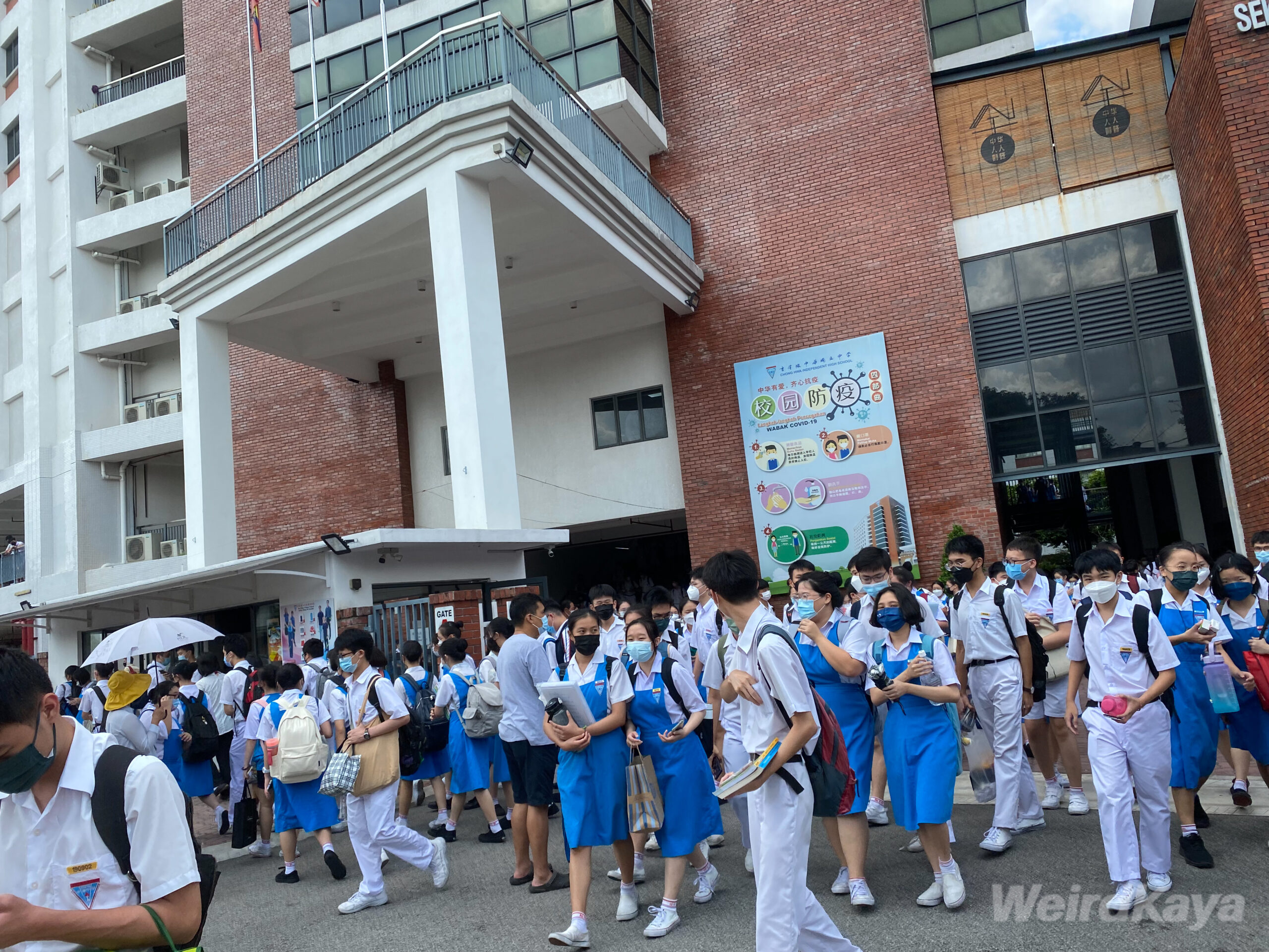 M'sian students outside a school