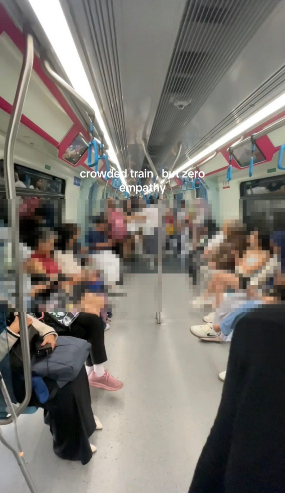 M'sian Woman On Crutches Left Standing Inside MRT Women’s Coach, Netizens Slam Lack Of Courtesy