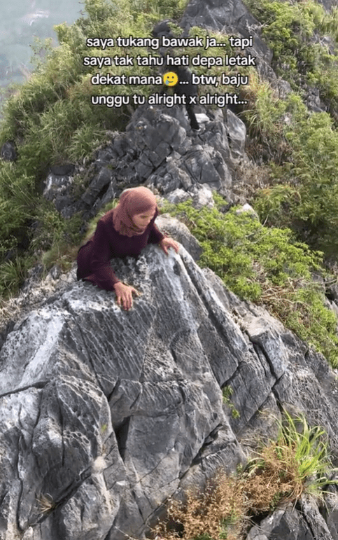 M'sian woman stuck while hiking Gunung Pulai