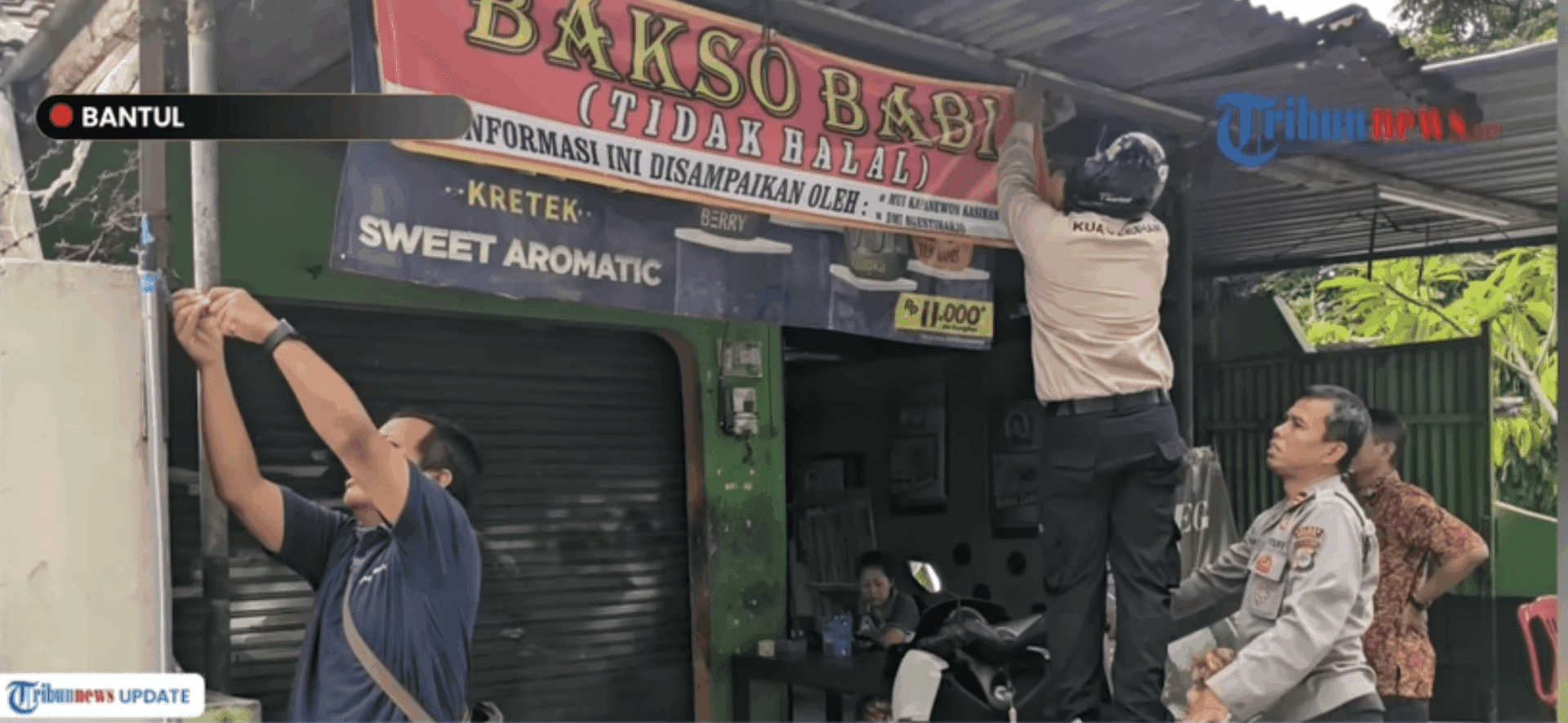 Muslim Customers In Indonesia Shocked To Learn They Ate Pork Bakso For Years Without Being Told
