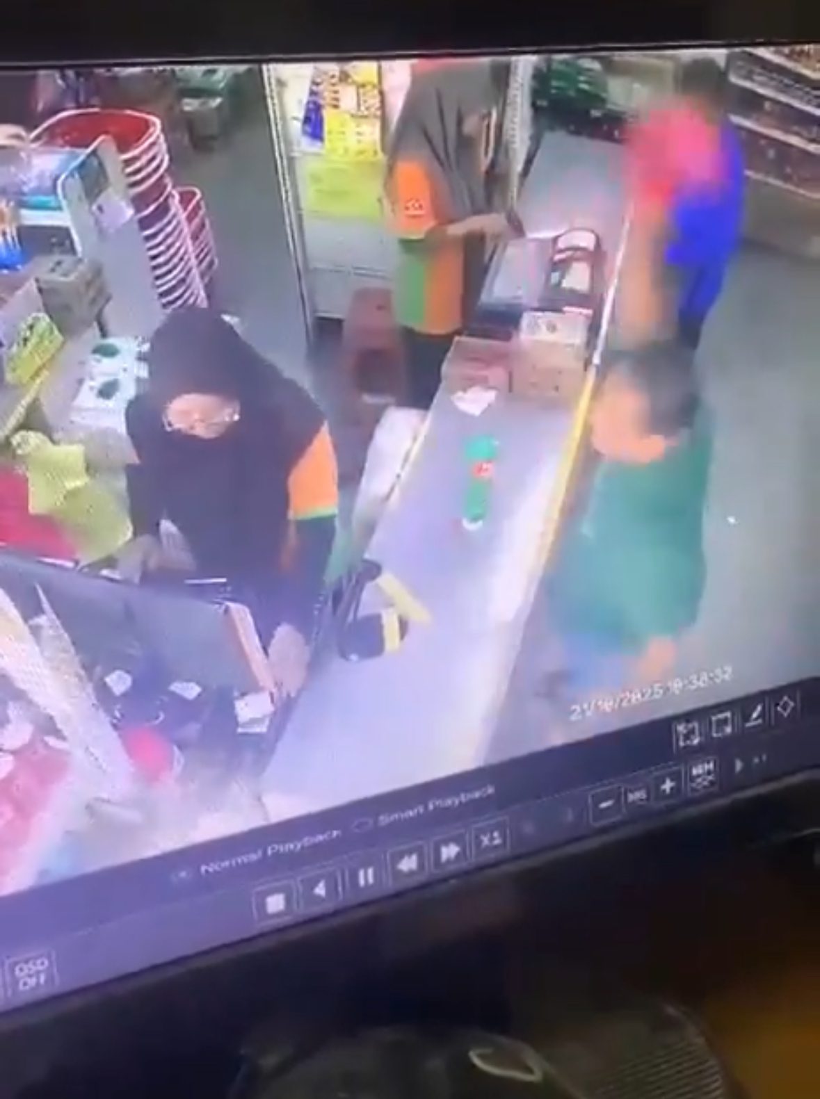 'No Manners!' - M'sians Furious After Customer Caught On CCTV Throwing Item At Cashier’s Head