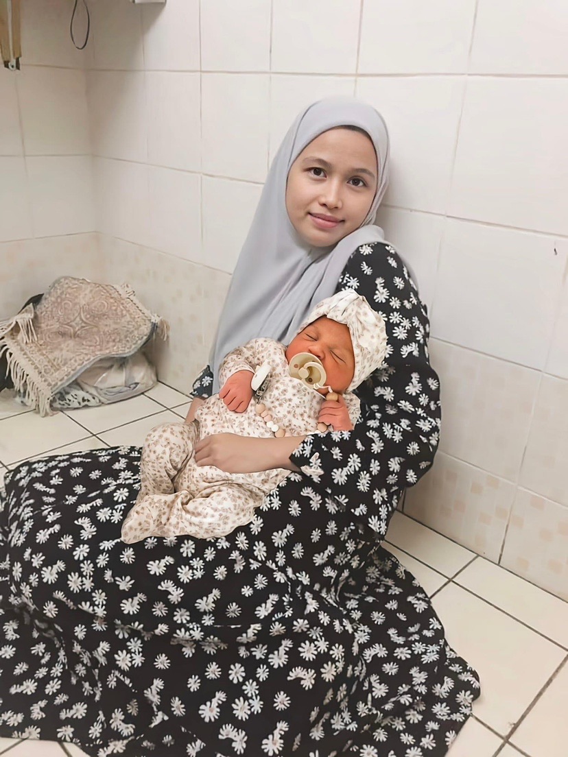Netizens fulfil m'sian woman's dream of having a child with their editing skills