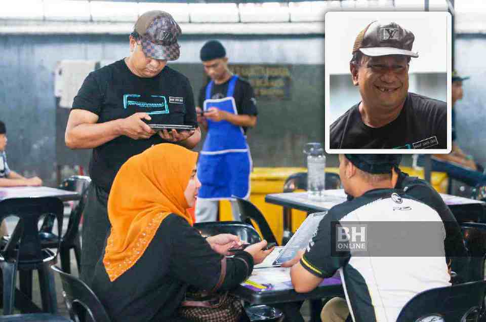 Che Mohd Fadil Che Abdul Rahman - OKU waiter in Kelantan