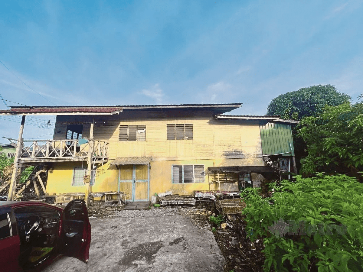 Old house of M'sian siblings in Bintulu, Sarawak