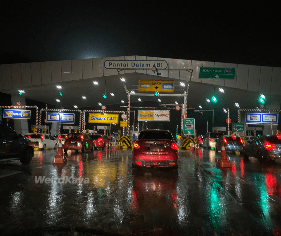 Pantai Dalam toll booth
