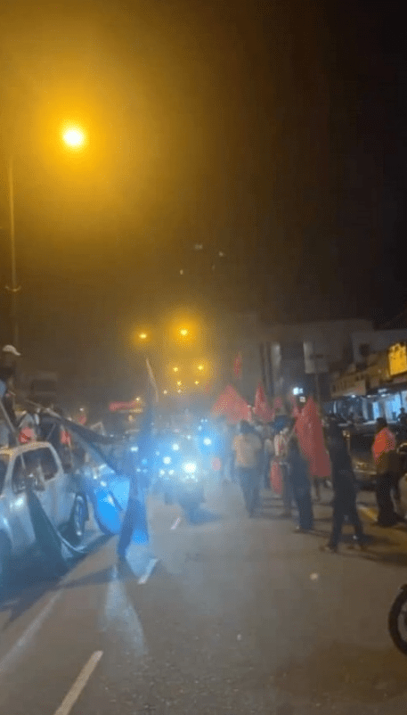 Fight Breaks Out Between PH and PN Supporters At Sungai Petani