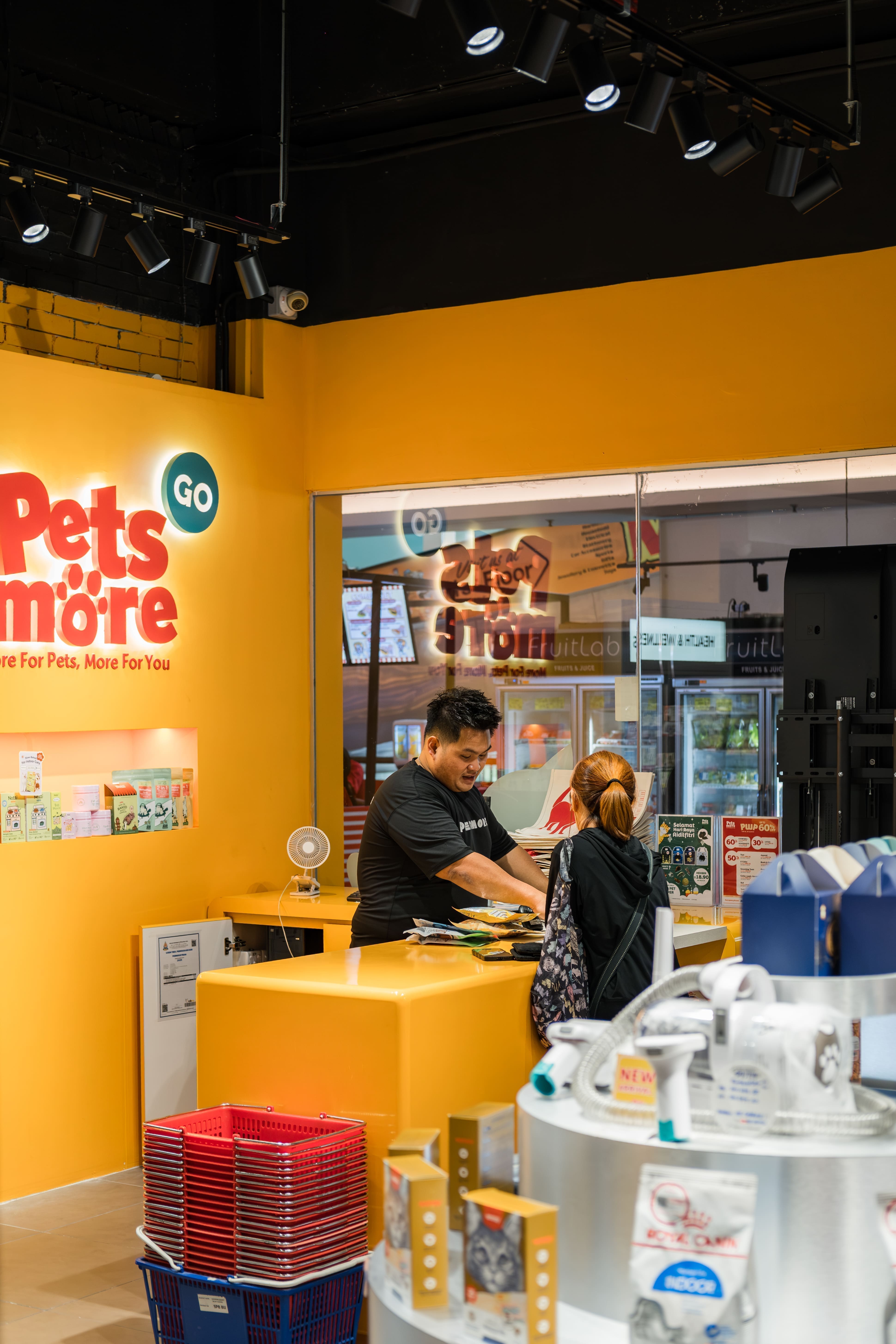 petsmore interior 5