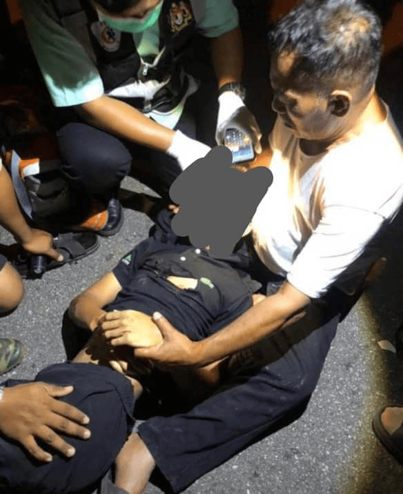 Photo of teen dying in dad's arms