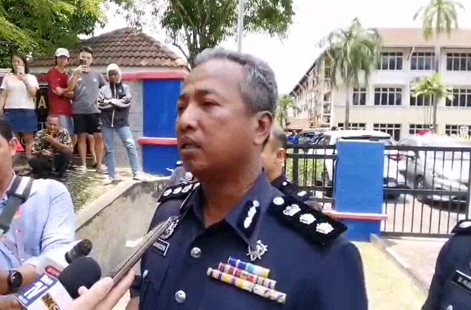 PJ police chief talking about Bandar Utama stabbing