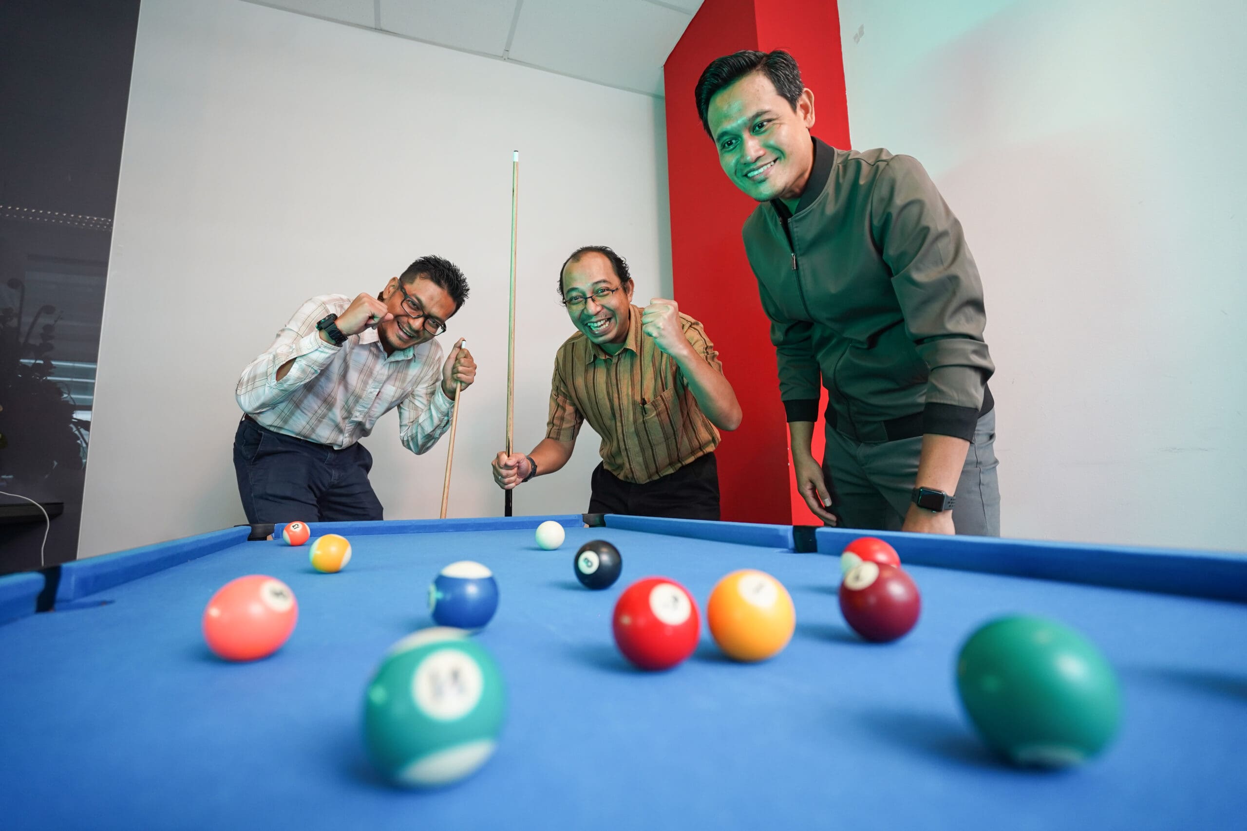 playing snooker