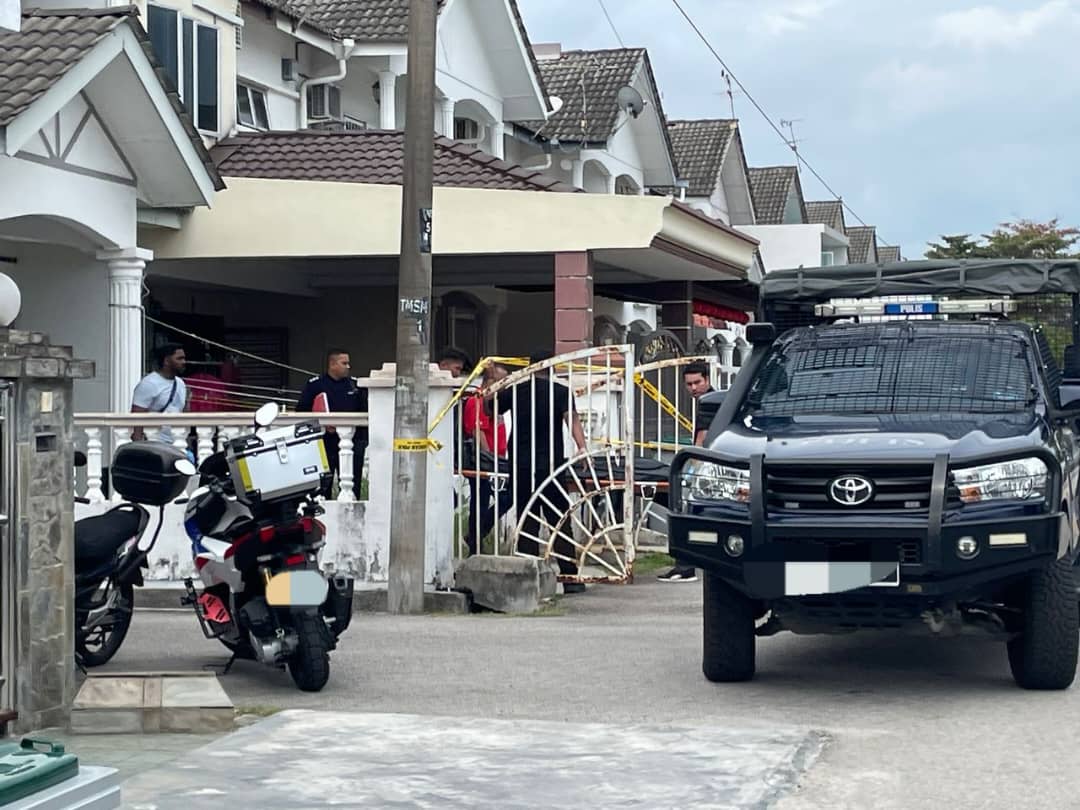 Police at Lin An Qi's house