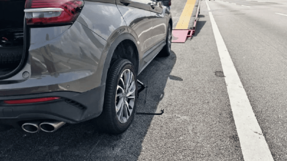 Proton X50 of woman who got killed while changing flat tyre