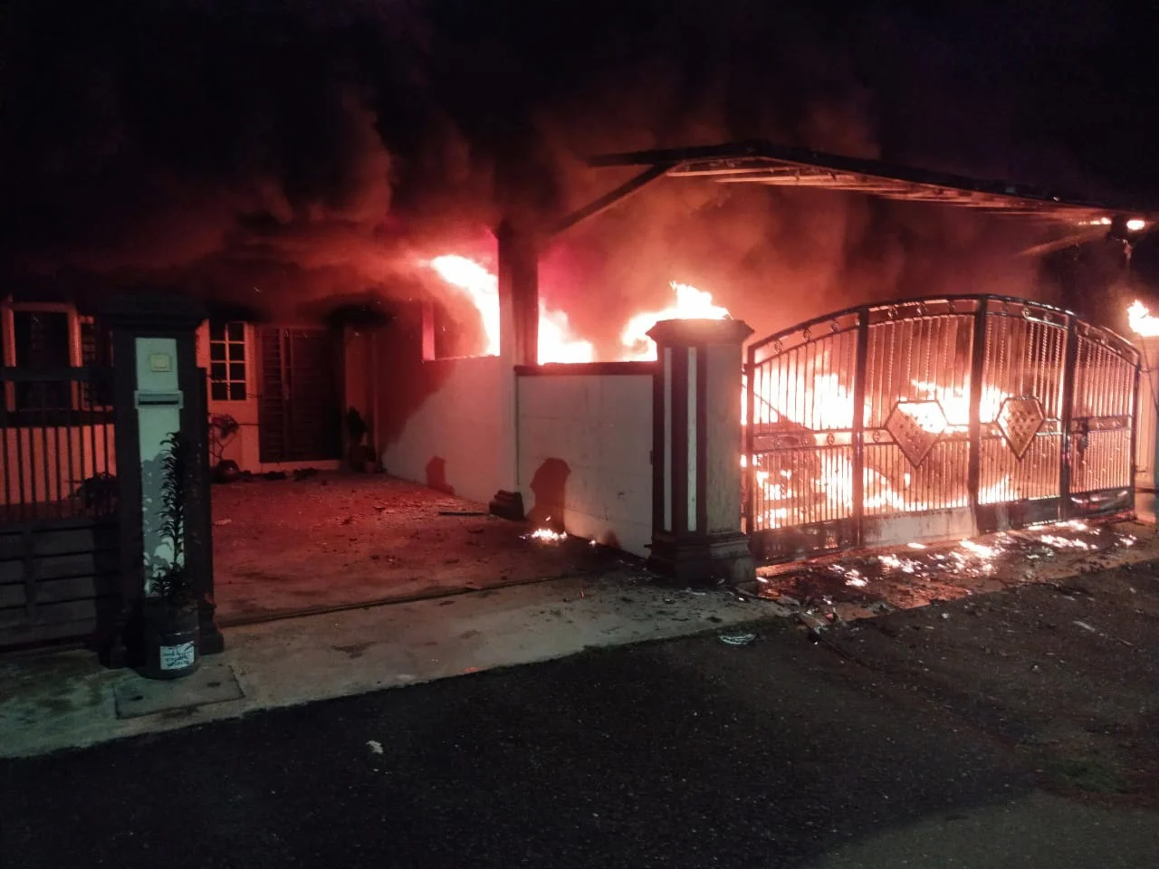Qiu's house set on fire