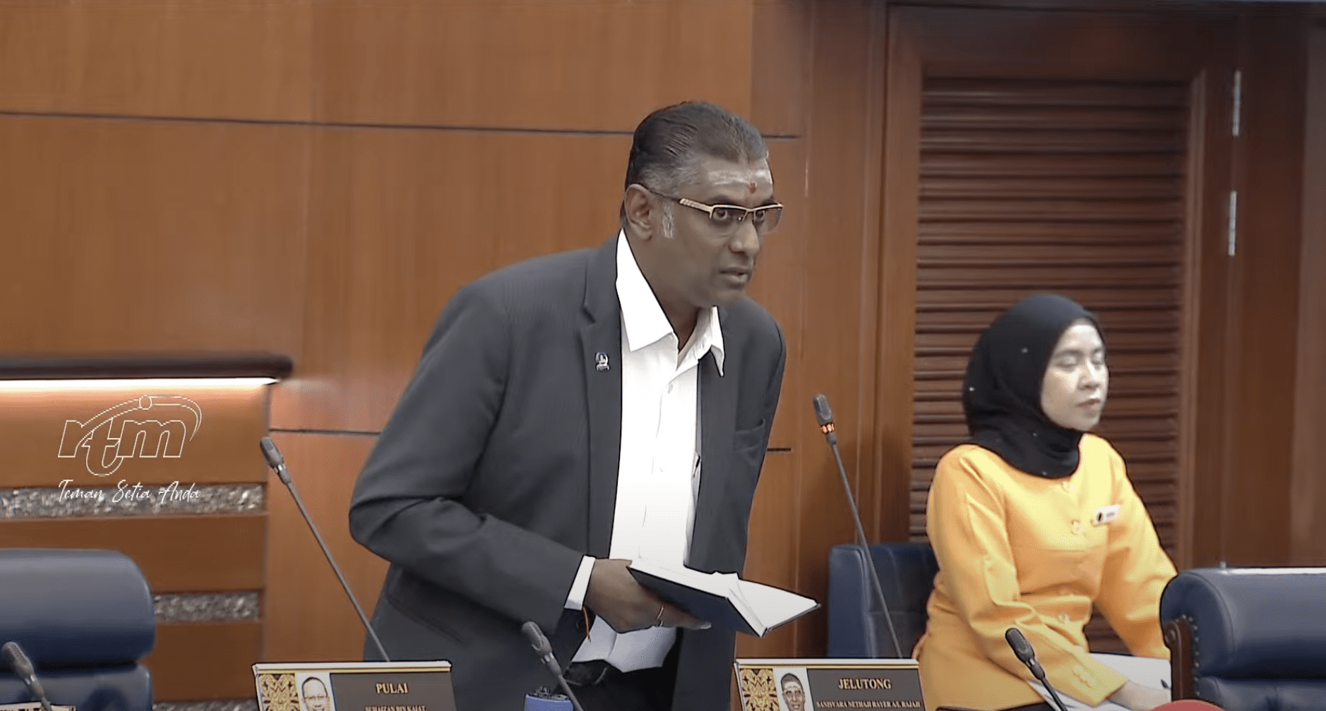 Rayer Parliament 02