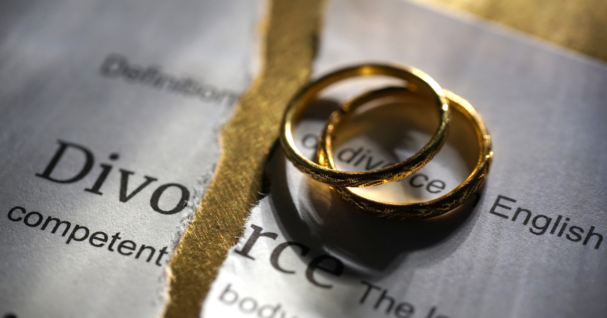 rings and divorce paper