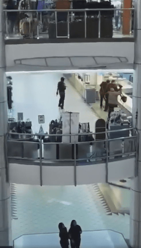 robbers robbing