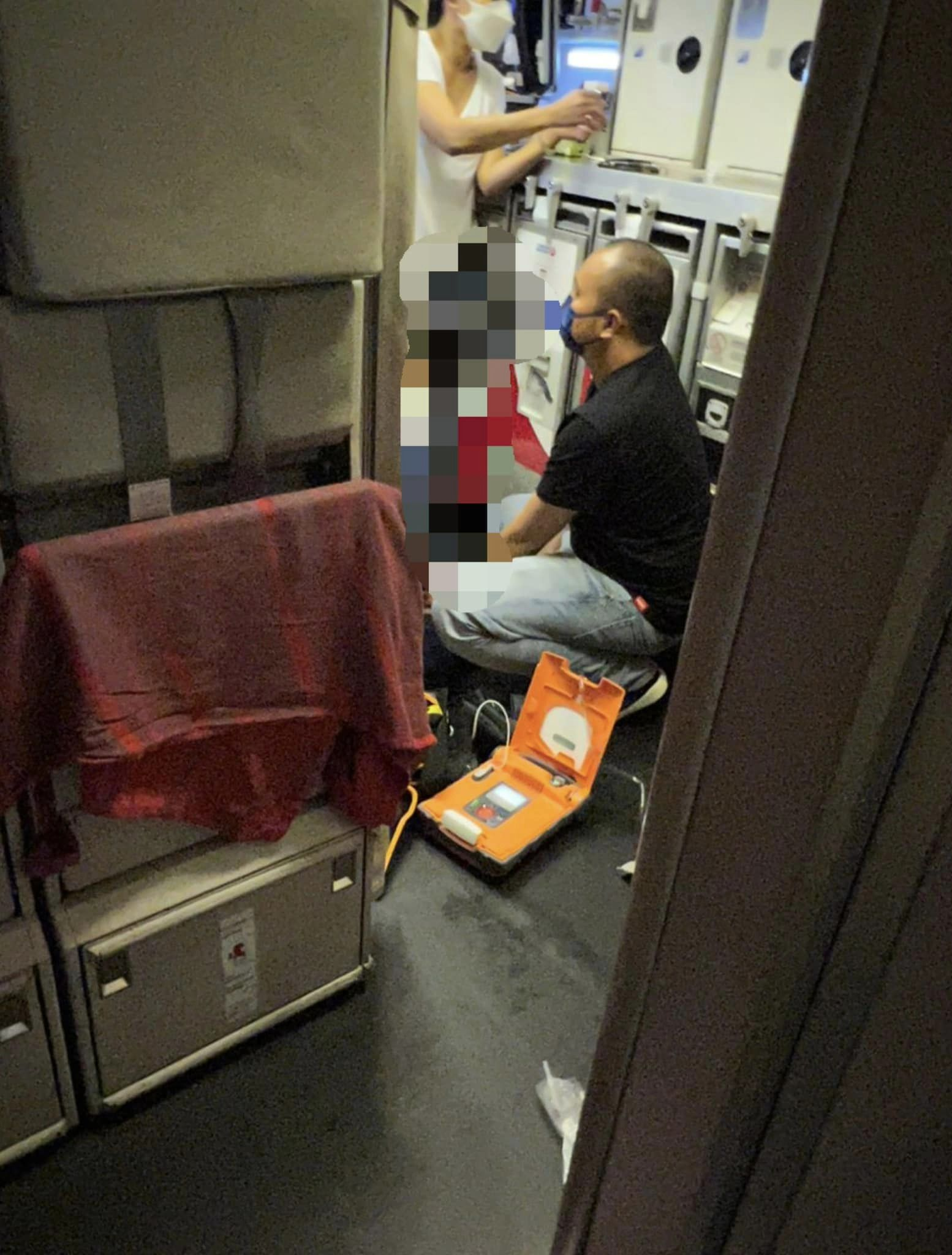 M'sian doctor shares how he helped two passengers while on a flight home from turkey