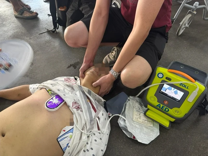 Saving life with AED