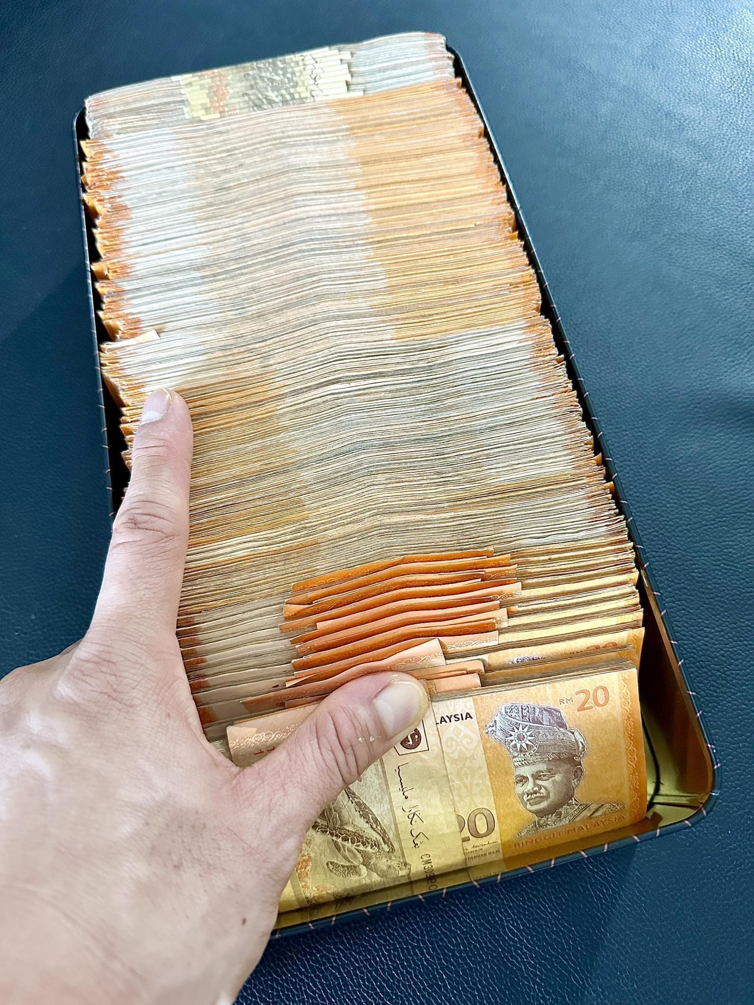 Saving RM20 bill