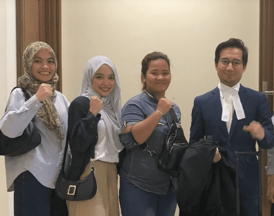 3 M'sian Students Win Lawsuit Against Ex-English Teacher Who Was Absent For 7 Months, Get Awarded RM150,000 By Court