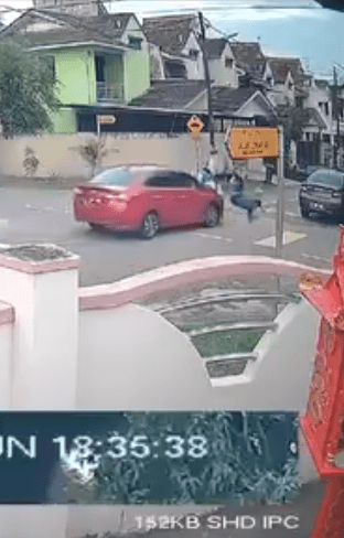 Toyota hit and run in JB