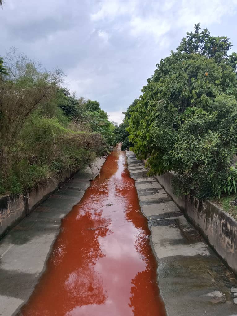 Shah Alam drain turns orange
