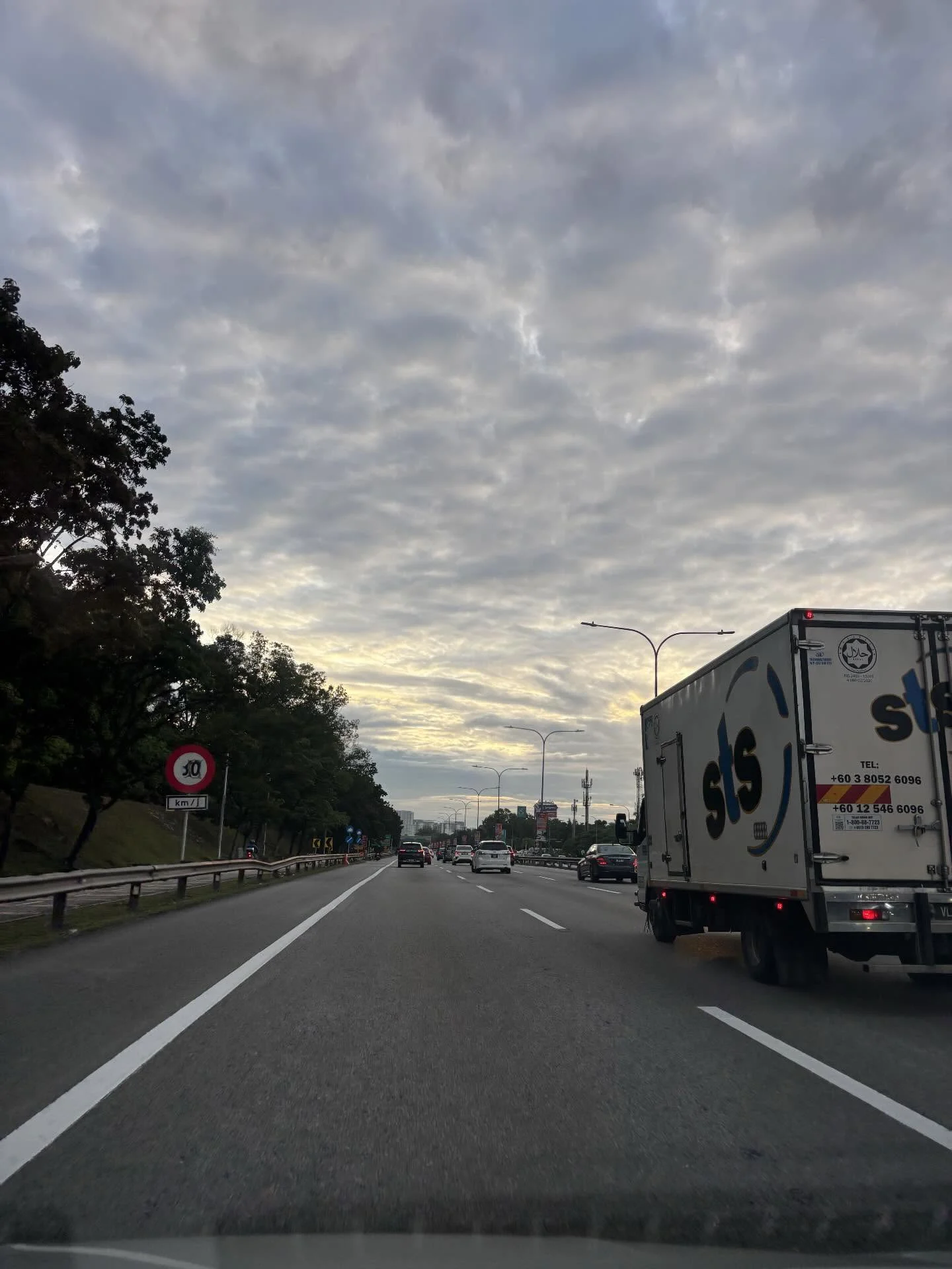 Shah Alam Traffic Experiences 'Healing' As M'sians Balik Kampung For CNY