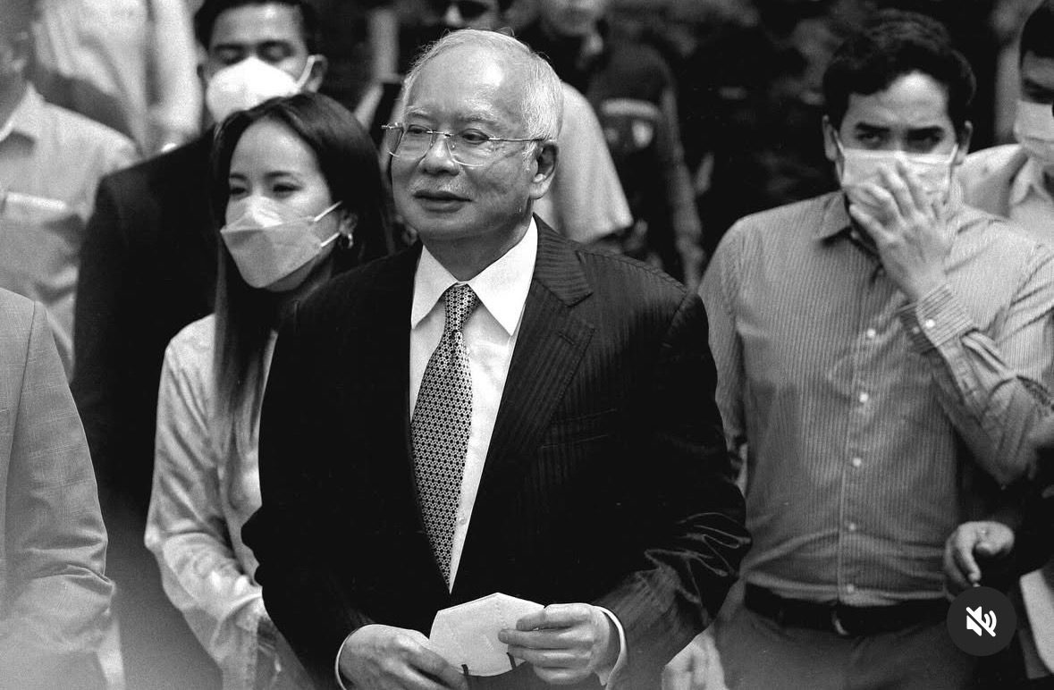 ‘So Sorry Daddy’ — Najib’s Daughter Tells Father To Stay Strong After Court Rejects House Arrest Bid