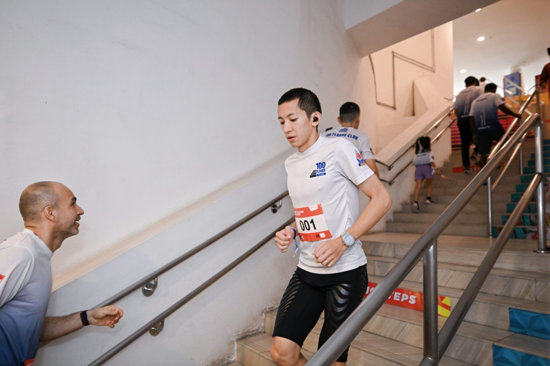 Soh Wai Ching challenging on 3 hour non-stop stairs climbing challenge