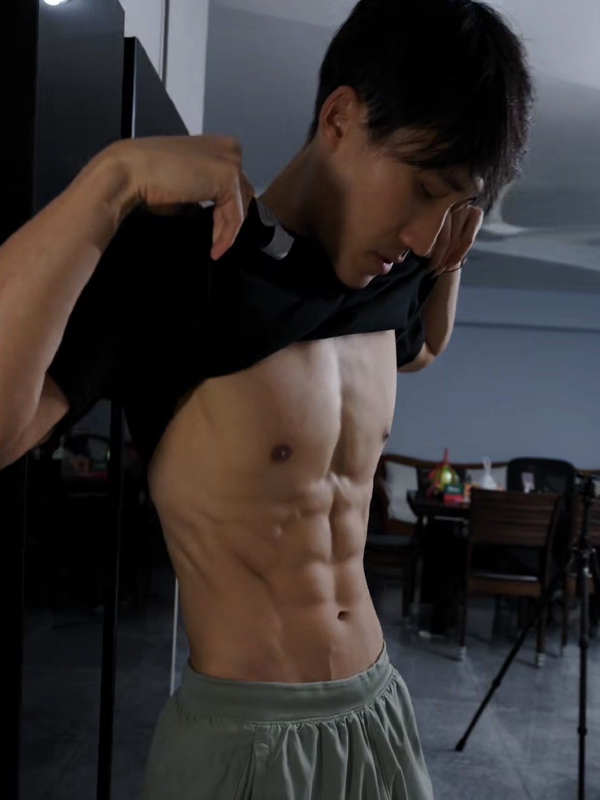 S’porean Competitive Eater Hospitalised After Stomach Swelled & Pressed On Organs