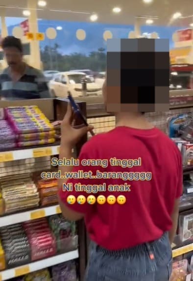 M'sian Parents Leave Their Son Behind At Seremban R&R By Mistake After Pumping Petrol At Gas Station