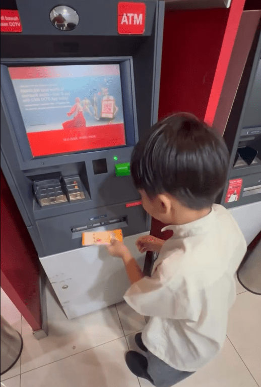 student get money for full mark (2)