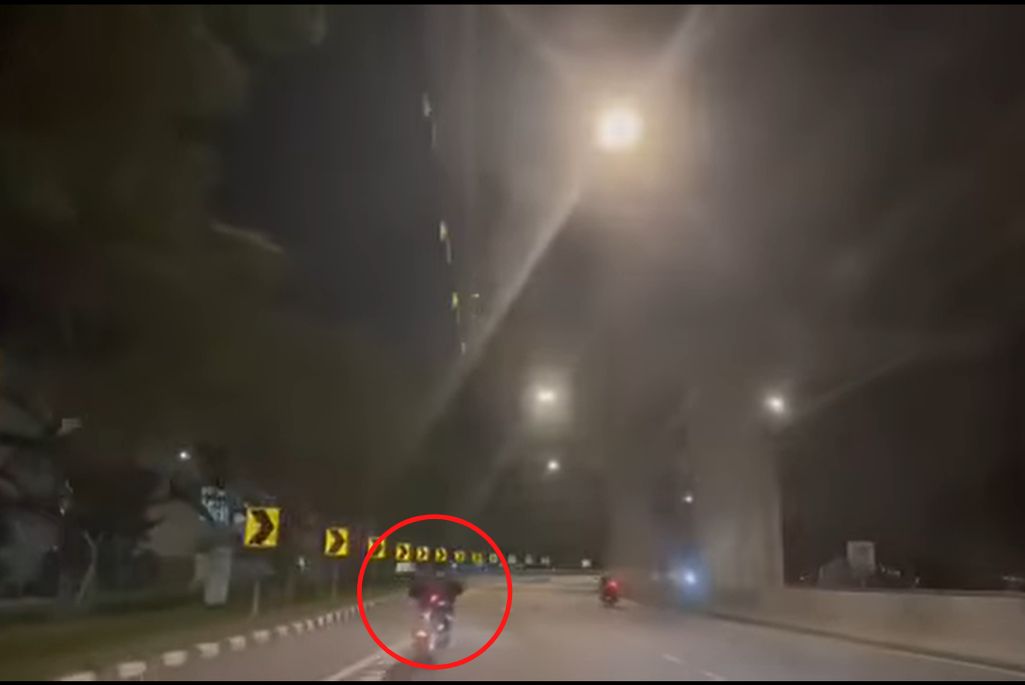 [video] group of mat rempits seen riding dangerously near seagate, penang | weirdkaya