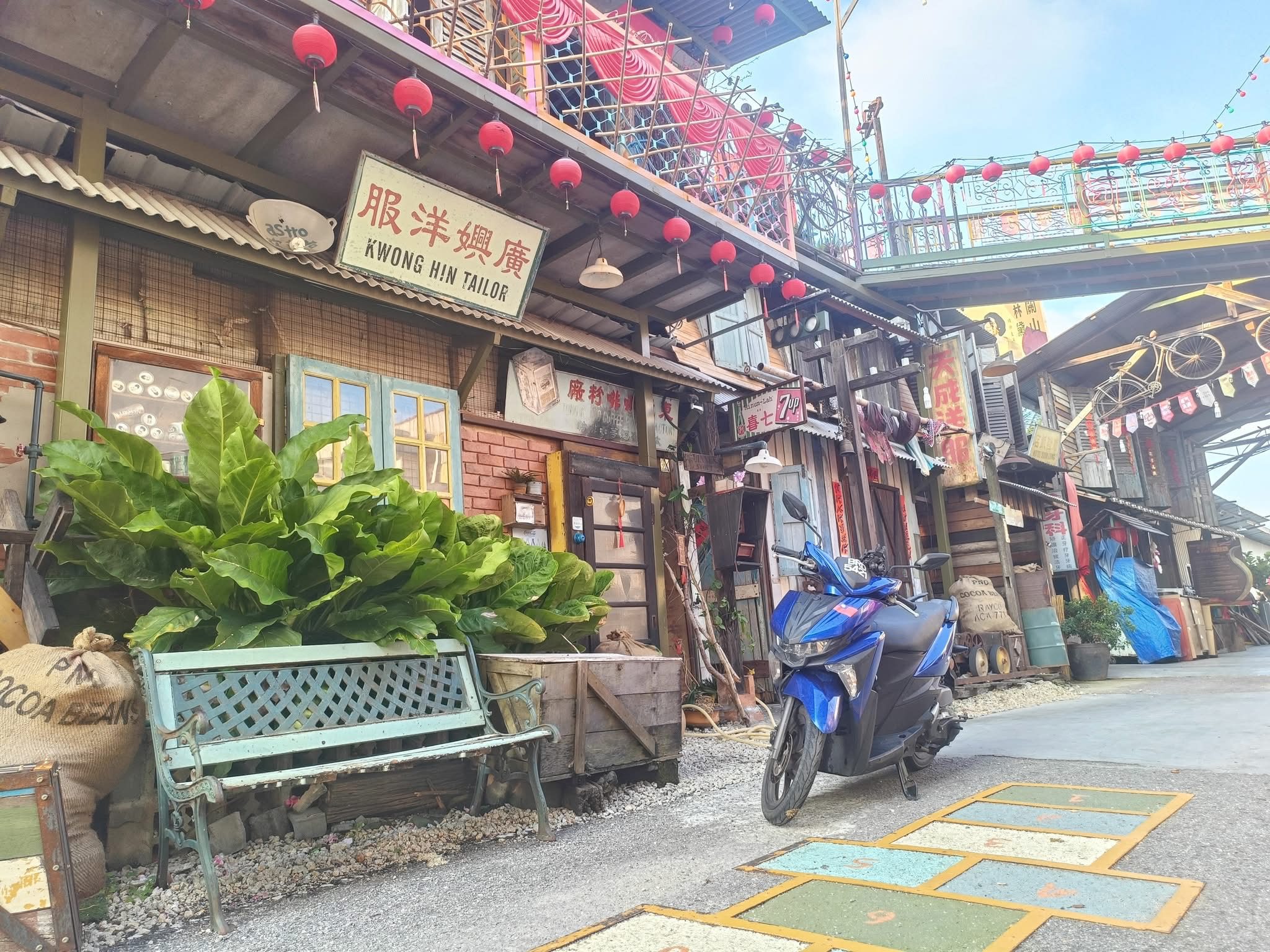 Taiwanese Teacher Rides 2,640KM Alone Through 6 States On Scooter, Says It Was Malaysians’ Kindness He’ll Remember Most