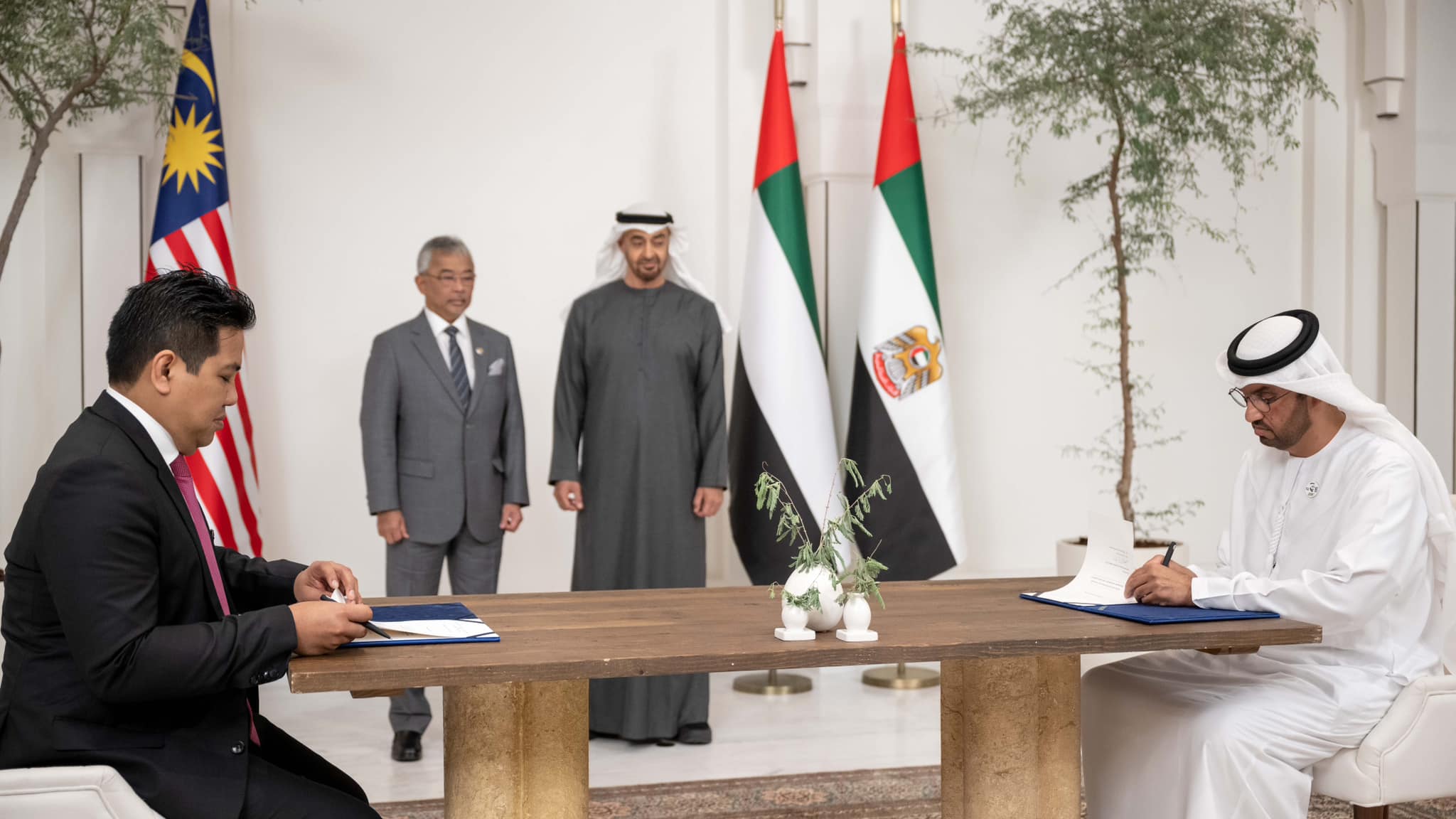 Tengku Zafrul witness signing of agreement of ADNOC and Petronas
