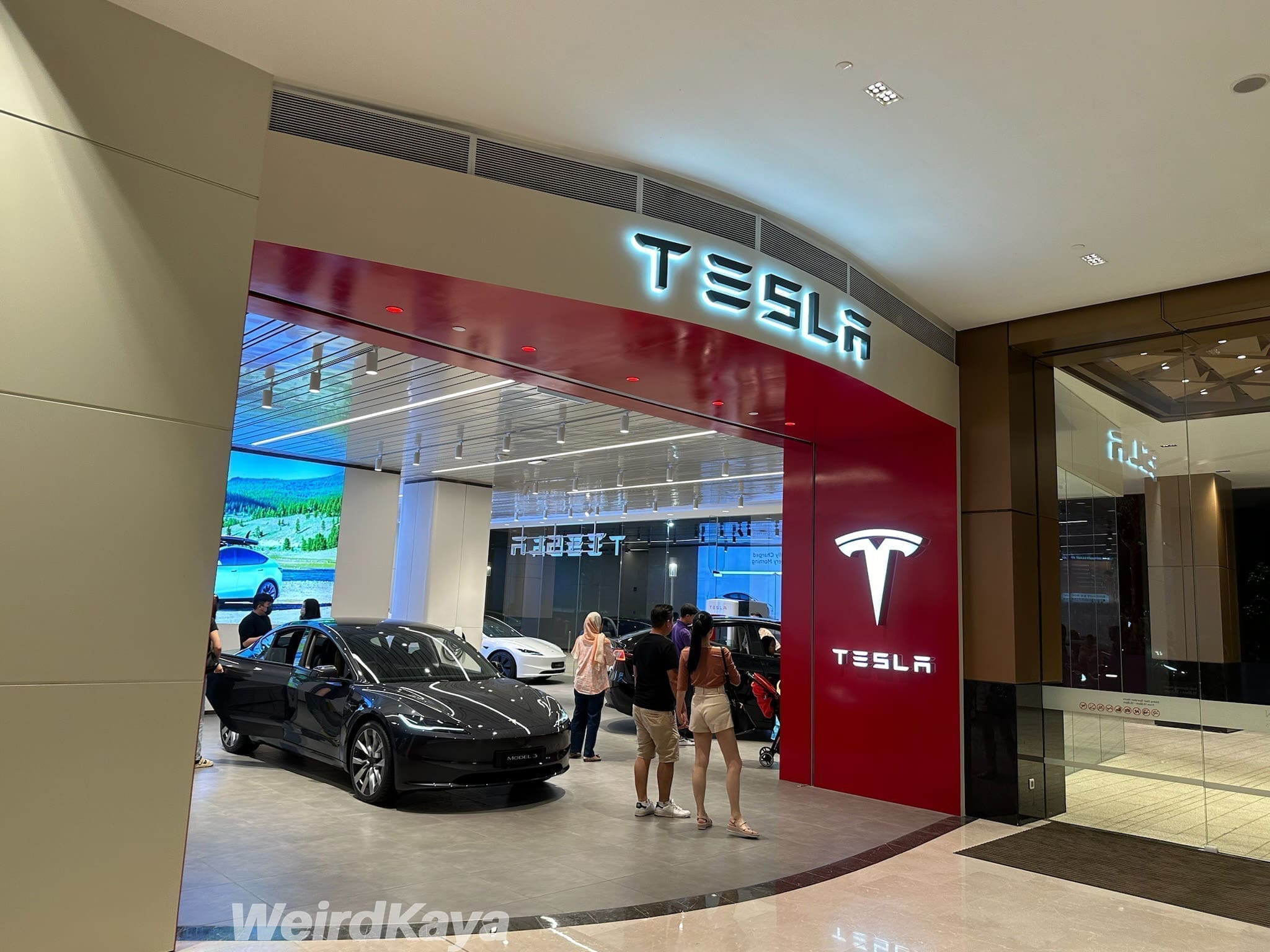 Tesla Experience Center Malaysia (1)