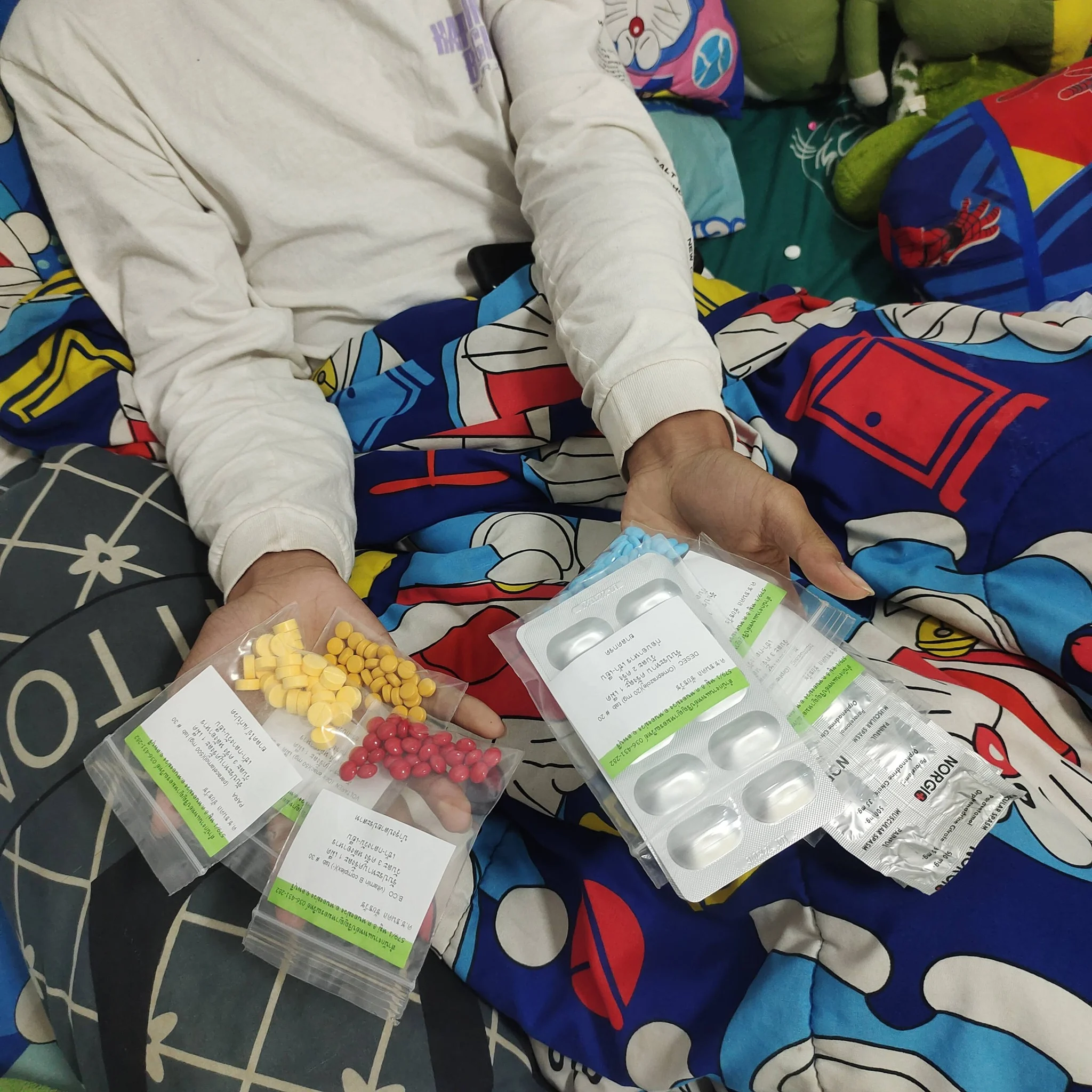 Thai boy does 800 squats (2)