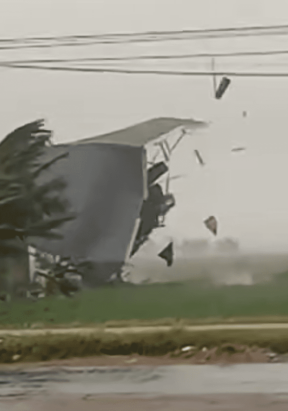 Tornado tearing up roof in Sekinchan