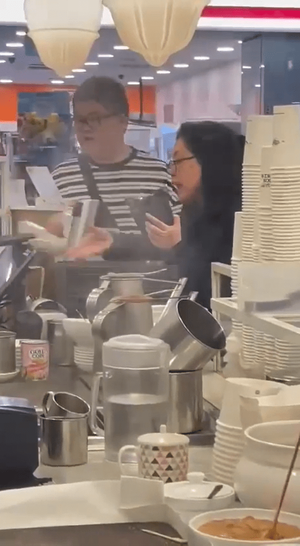 S'porean Woman Throws Tray With Eggs At Staff For Not Cracking It Open For Her